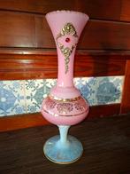 Vase ancien en opaline