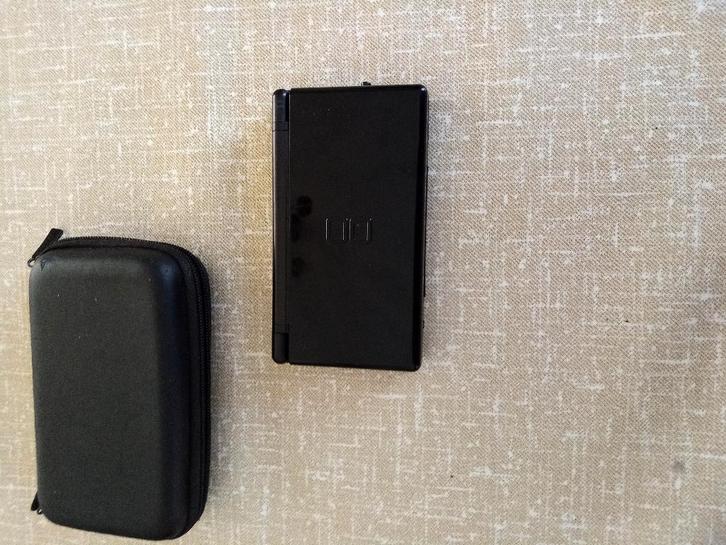 nintendo ds lite + spelletjes, Games en Spelcomputers, Spelcomputers | Nintendo DS, Gebruikt, DS Lite, Ophalen