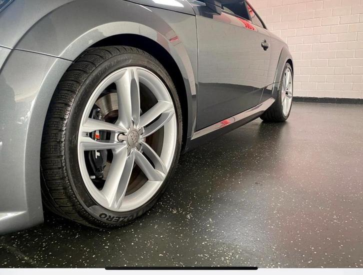 19 inch Audi TT velgen met winterbanden, Auto-onderdelen, Banden en Velgen, Velg(en), Winterbanden, 19 inch, 255 mm, Personenwagen