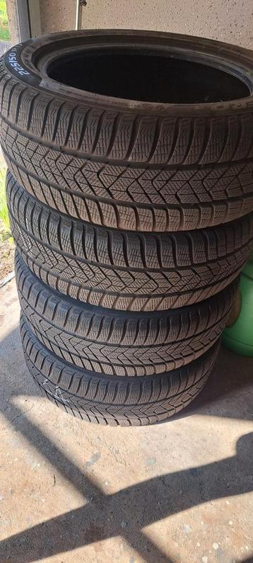 Pneus d'hiver Pirelli  225 50 R17