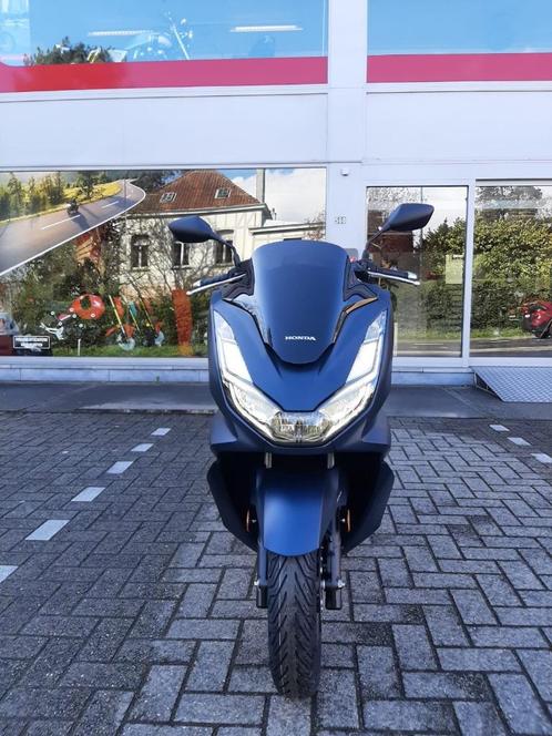 HONDA PCX 125 BLAUW (2023) - 125 STUKS HONDA, Motoren, Motoren | Honda, Particulier, Scooter, 11 kW of minder, 4 cilinders, Ophalen