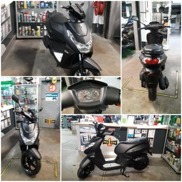 peugeot kisbee RS nieuwe scooter mat zwart euro 5 2399€