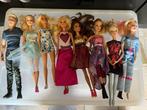 Set van 8 Barbiepoppen, Enfants & Bébés, Jouets | Poupées, Enlèvement, Utilisé, Barbie