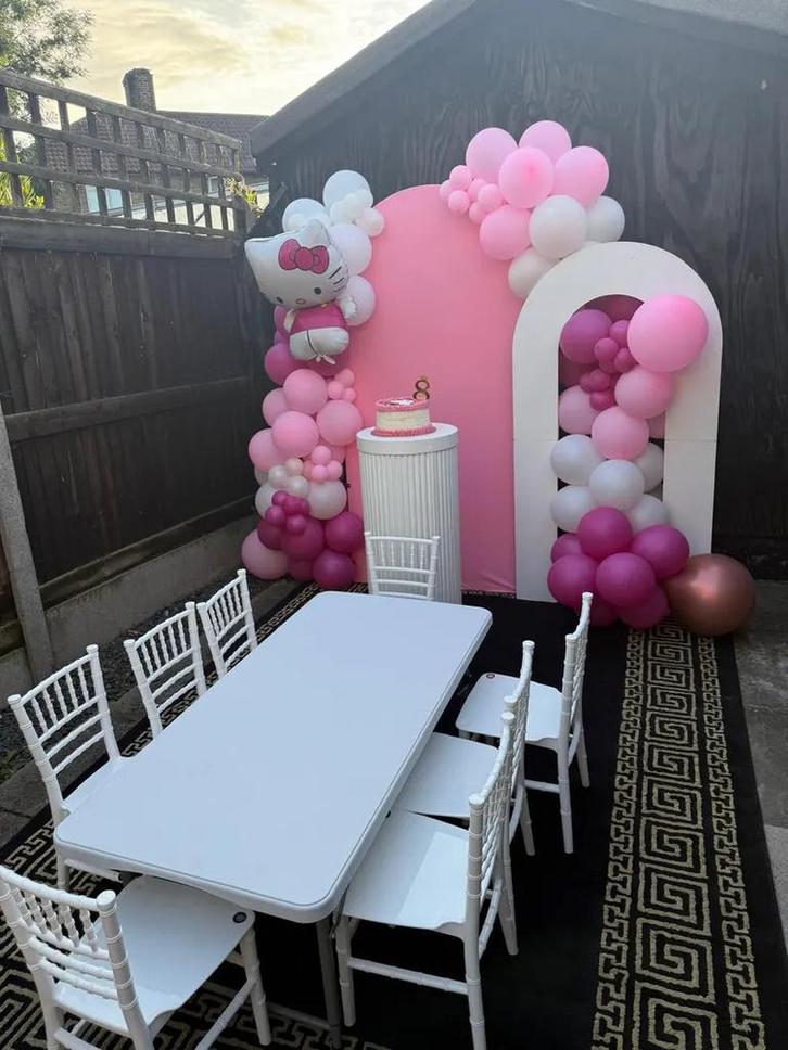 Location table & chaises enfants – Événements, Maison & Meubles, Tables | Tables à manger, Comme neuf, Enlèvement ou Envoi