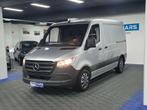 Mercedes-Benz Sprinter 311 * 2.1 DIESEL * CAMERA + CARPLAY +, Auto's, Bestelwagens en Lichte vracht, Voorwielaandrijving, Gebruikt