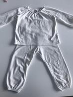 Pyjama d'hiver en velours à pois blancs et dorés de la marqu, Enfants & Bébés, Vêtements enfant | Taille 104, Enlèvement ou Envoi