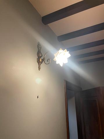 Antieke lamp beschikbaar voor biedingen