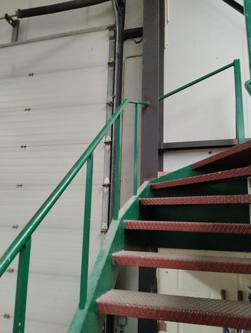 trap beschikbaar voor biedingen