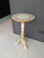 Handgeschilderd romantisch bijzettafeltje, Huis en Inrichting, Ophalen, Gebruikt, English cottage, romatiek, Rond