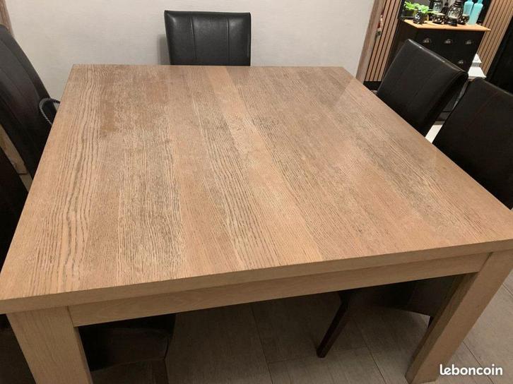 Magnifique table carrée en bois massif, Diversen, Overige Diversen, Zo goed als nieuw, Ophalen