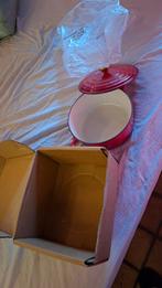 Stoof pot, Huis en Inrichting, Keuken | Tupperware, Ophalen, Rood