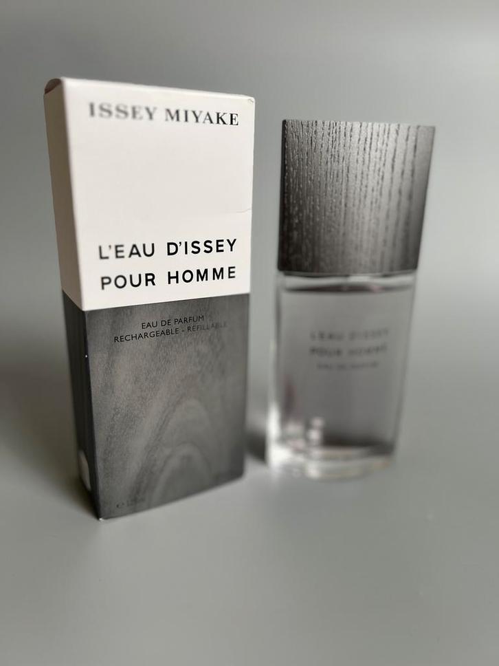 L'eau d'issey pour homme Eau de PARFUM - new product 2025, Handtassen en Accessoires, Uiterlijk | Parfum, Zo goed als nieuw, Ophalen of Verzenden