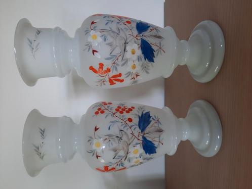 Antieke handgeblazen&handbeschilderde Opaalvazen, H 35 cms, Antiek en Kunst, Antiek | Glaswerk en Kristal, Ophalen