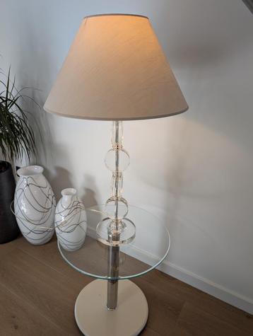 Tafellamp in plexiglas E27 fitting beschikbaar voor biedingen