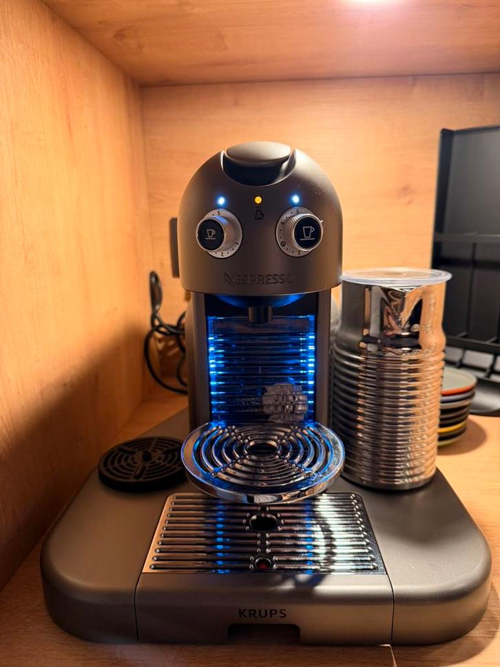 Machine à café Nespresso Gran Maestri, Electroménager, Cafetières, Utilisé, Dosettes et capsules de café, Machine à espresso, 10 tasses ou plus