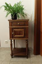 Meuble d'appoint - table de chevet ancienne, Enlèvement, Utilisé