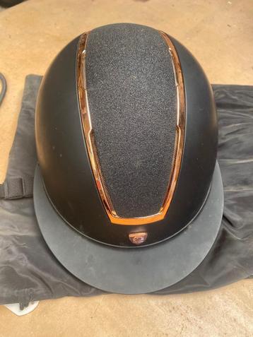 rijhelm beschikbaar voor biedingen