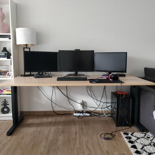 Bureau 200x100 in hoogte verstelbaar., Huis en Inrichting, Bureaus, Gebruikt, Bureau, In hoogte verstelbaar, Ophalen