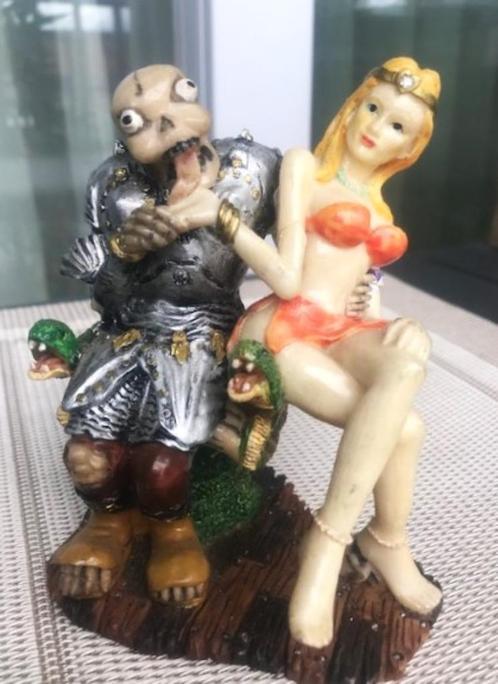 Erotische Amazone met Soldaat Porselein Vintage🤩😎🤗🎁👌, Verzamelen, Beelden en Beeldjes, Zo goed als nieuw, Mens, Ophalen of Verzenden