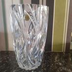 Beau vase en cristal - d'arques - verre épais taillé., Enlèvement ou Envoi