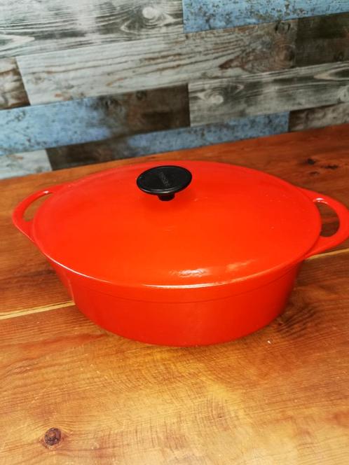 Cousances Le creuset ovaal 29 cm, Huis en Inrichting, Keuken | Potten en Pannen, Zo goed als nieuw, Ophalen of Verzenden