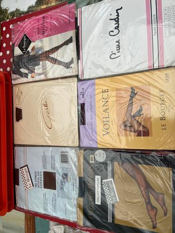 Box met 61 paar panty’s, alle maten en kleuren. beschikbaar voor biedingen