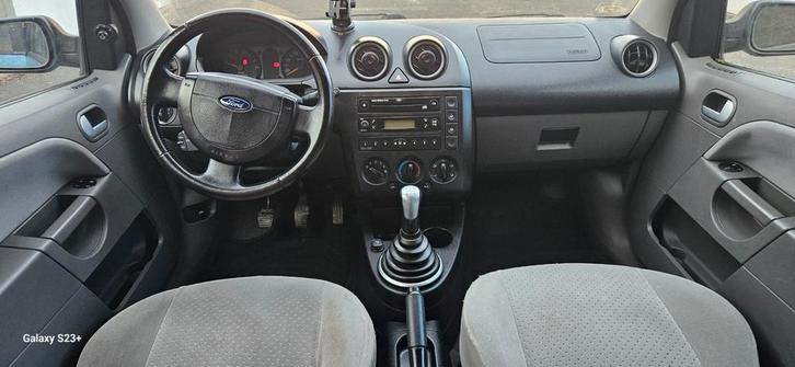 Ford Fiesta in zeer goede staat Airco/benzine, Auto's, Ford, Particulier, Airbags, Airconditioning, Bluetooth, Centrale vergrendeling