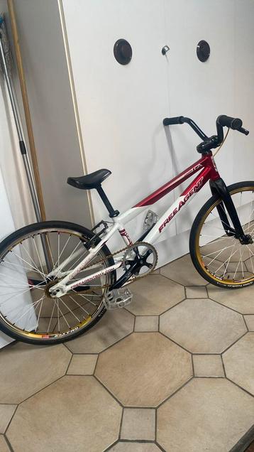 BMX competition free agent  beschikbaar voor biedingen