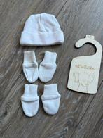 Set van gloednieuw wit mutsje en twee paar witte krabwantjes, Kinderen en Baby's, Babykleding | Mutsen, Sjaals en Wanten, Zeeman