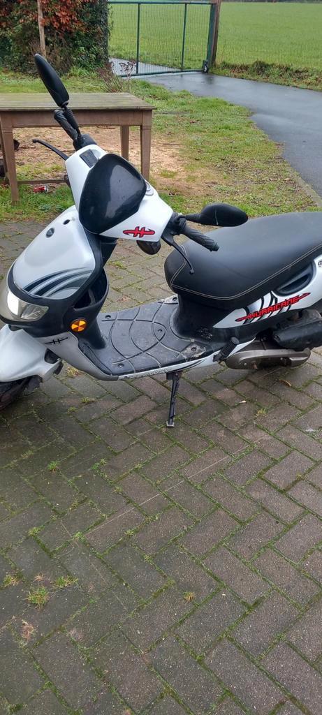 Keeway hurricane, Fietsen en Brommers, Scooters | Piaggio, Zo goed als nieuw, Elektrisch, Ophalen