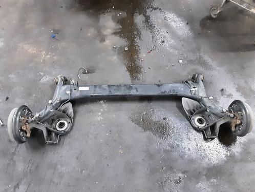 ACHTERAS Skoda Fabia III (NJ3) (01-2014/06-2021), Auto-onderdelen, Remmen en Aandrijving, Skoda, Gebruikt