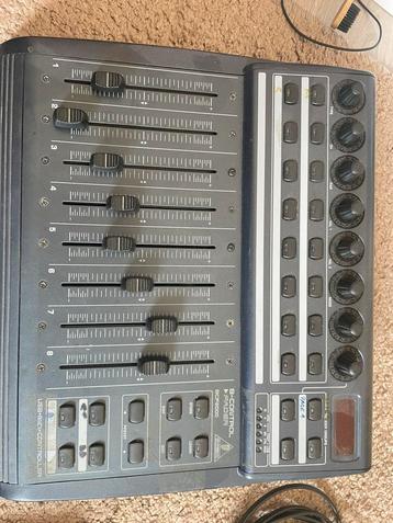 Behringer bcf2000, Enlèvement, Utilisé
