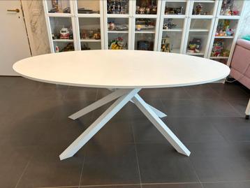 Eettafel wit 180x100 cm beschikbaar voor biedingen