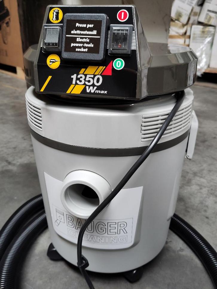 Aspirateur industriel 1350 watts, Electroménager, Aspirateurs, Neuf, Aspirateur, 1200 à 1600 watts, Réservoir, Enlèvement