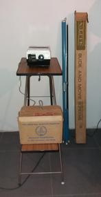 Dia projector met scherm en statief, Ophalen, Gebruikt, Met scherm