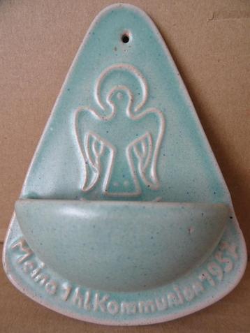 Aardewerk wijwaterbakje heilige communie Duits vintage 1957 beschikbaar voor biedingen