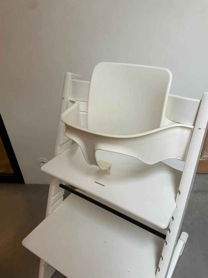Tripp Trapp Stokke Babyset - wit, Kinderen en Baby's, Kinderstoelen, Gebruikt, Meegroeistoel, Aanschuifbaar, Stoelverkleiner, Ophalen