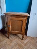 Antiek nachtkastje, Enlèvement