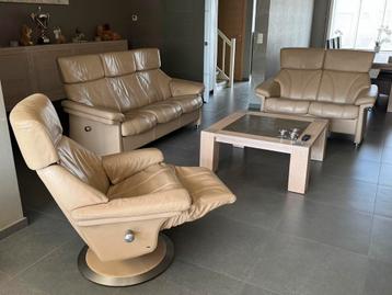 leren salon beschikbaar voor biedingen