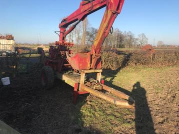 grue sur arbre à cardan pour tracteur arrière disponible aux enchères