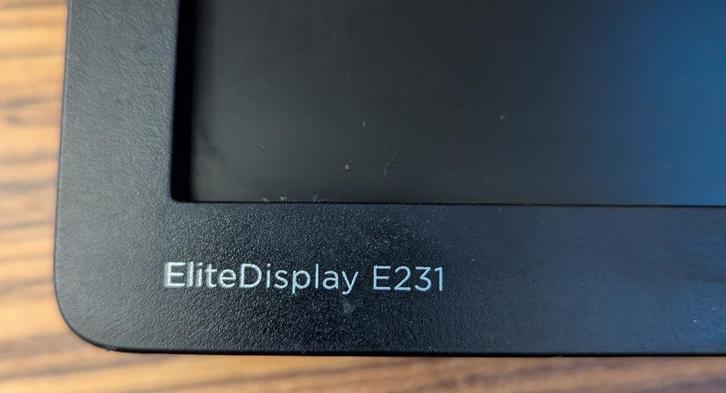HP EliteDisplay E231 - HD (15 stuks), Computers en Software, Monitoren, Gebruikt, 60 Hz of minder, DisplayPort, DVI, VGA, HD, 5 ms of meer