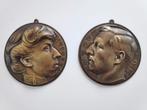 Twee bronzen plaquettes Albert en Elisabeth van België, Ophalen of Verzenden, Brons