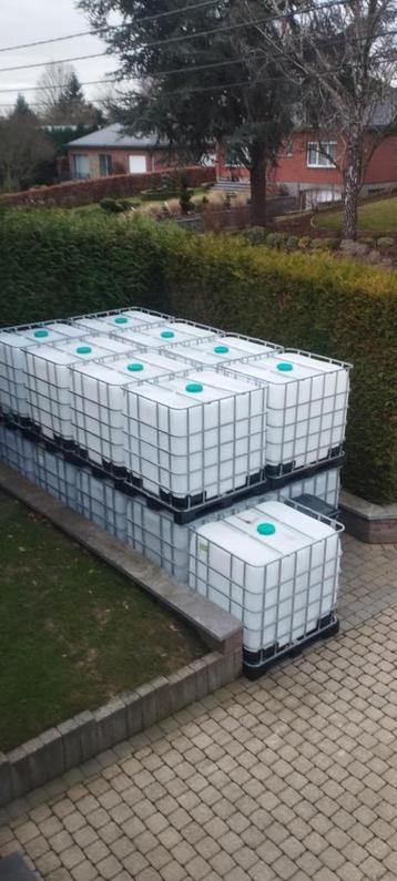 Superbes cubis 1000l alimentaire comme neuf! beschikbaar voor biedingen