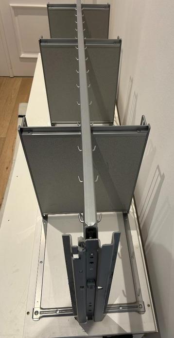 Kesseböhmer Dispensa - Hoge kolom die op de gevel schuift,  beschikbaar voor biedingen