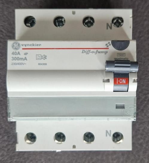 Vynckier Diff-o-jump 4p 40A 300mA type a - Vynckier differen, Elektronische apparatuur, Overige elektronische apparatuur, Zo goed als nieuw