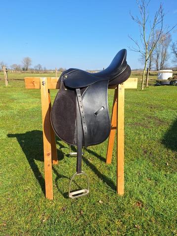 Veelzijdigheidszadel  18 inch, Enlèvement, Utilisé, Autres espèces