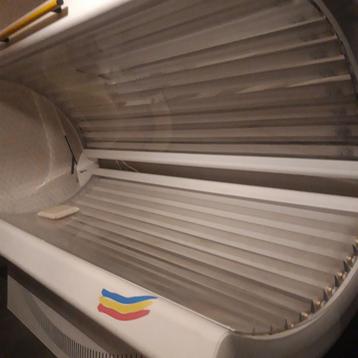 Lampes Alpha 24 avec 4 ventilateurs, Enlèvement, Comme neuf, Solarium visage