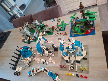 Lot Vintage Lego Monorail Castle Forest Pirates beschikbaar voor biedingen