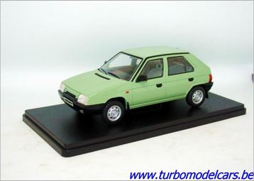 Skoda Favorit 1/24 White Box beschikbaar voor biedingen