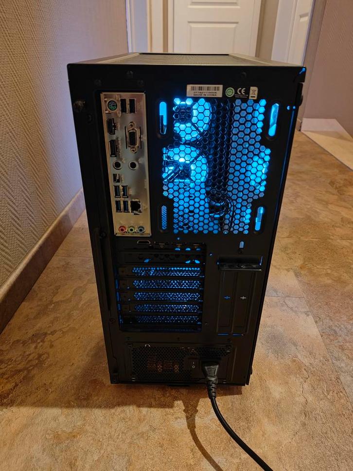 Gaming computer, Computers en Software, Computerbehuizingen, Ophalen